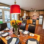21 Killarney Holiday Village