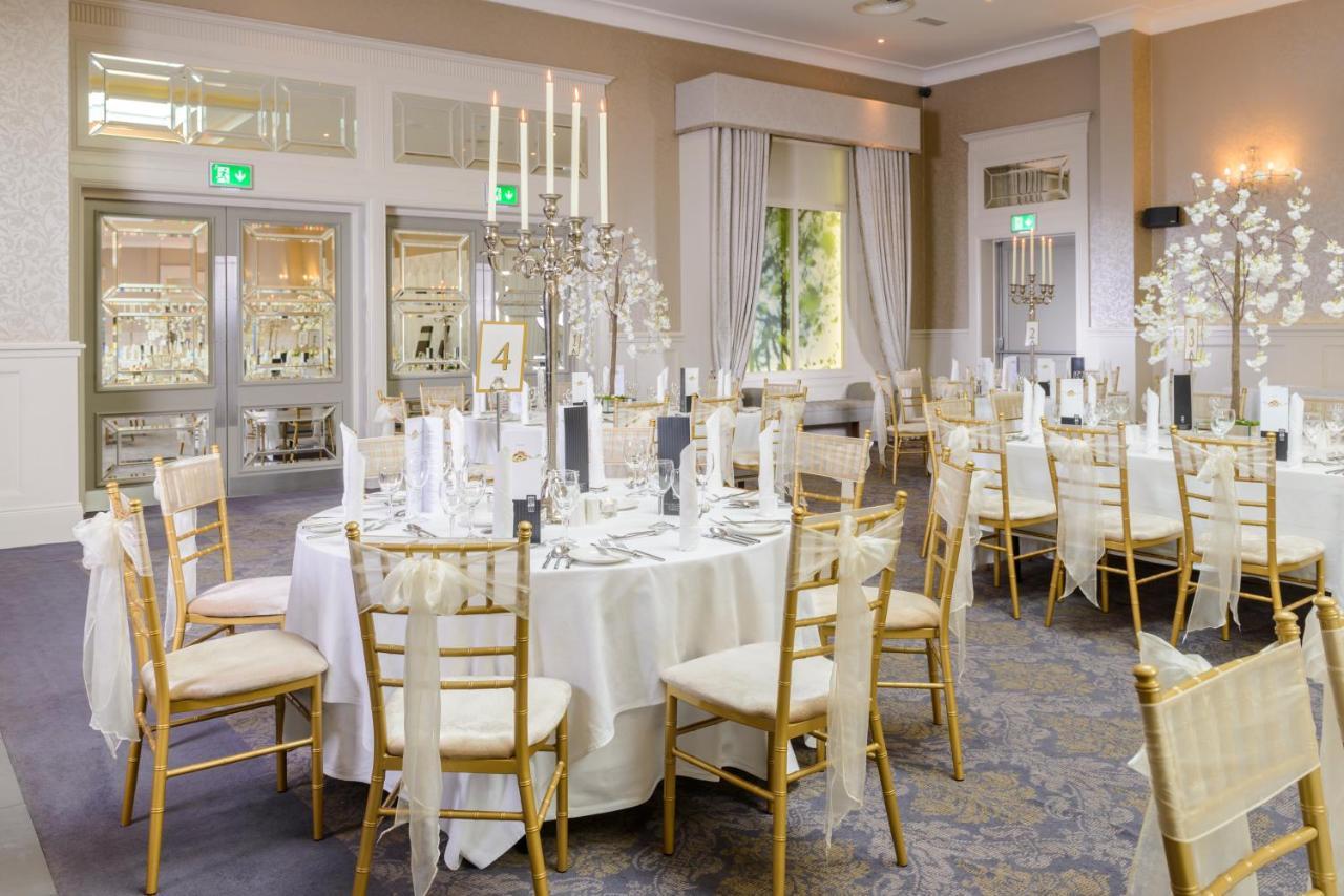 Oaks Hotel