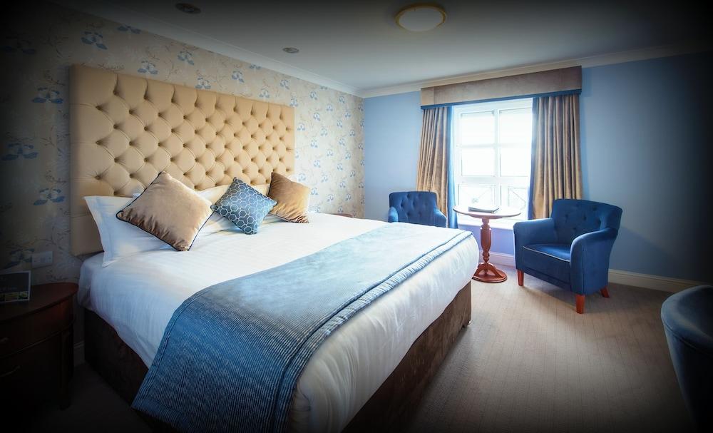 Dromhall Hotel 4*