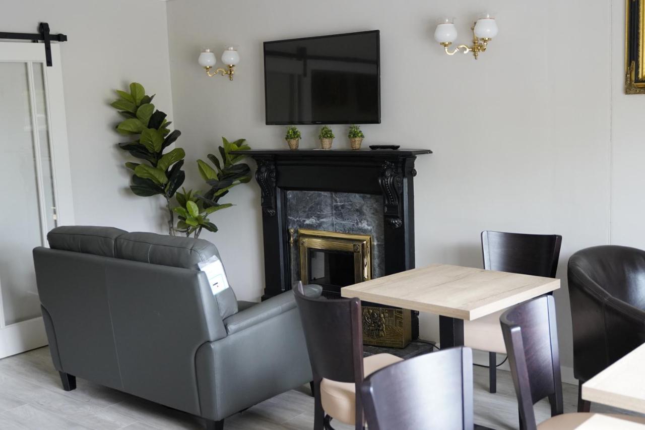 Slieve Bloom Manor Hostel Bed & Breakfast 3*