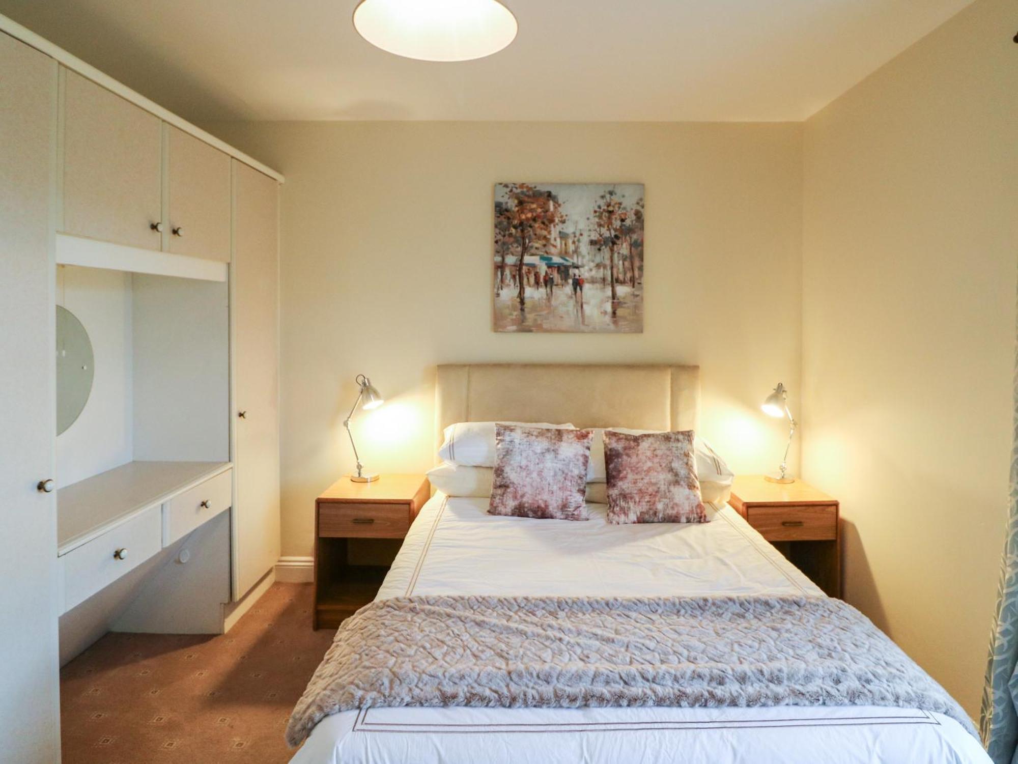 Apartment 8 Scrahan Place *