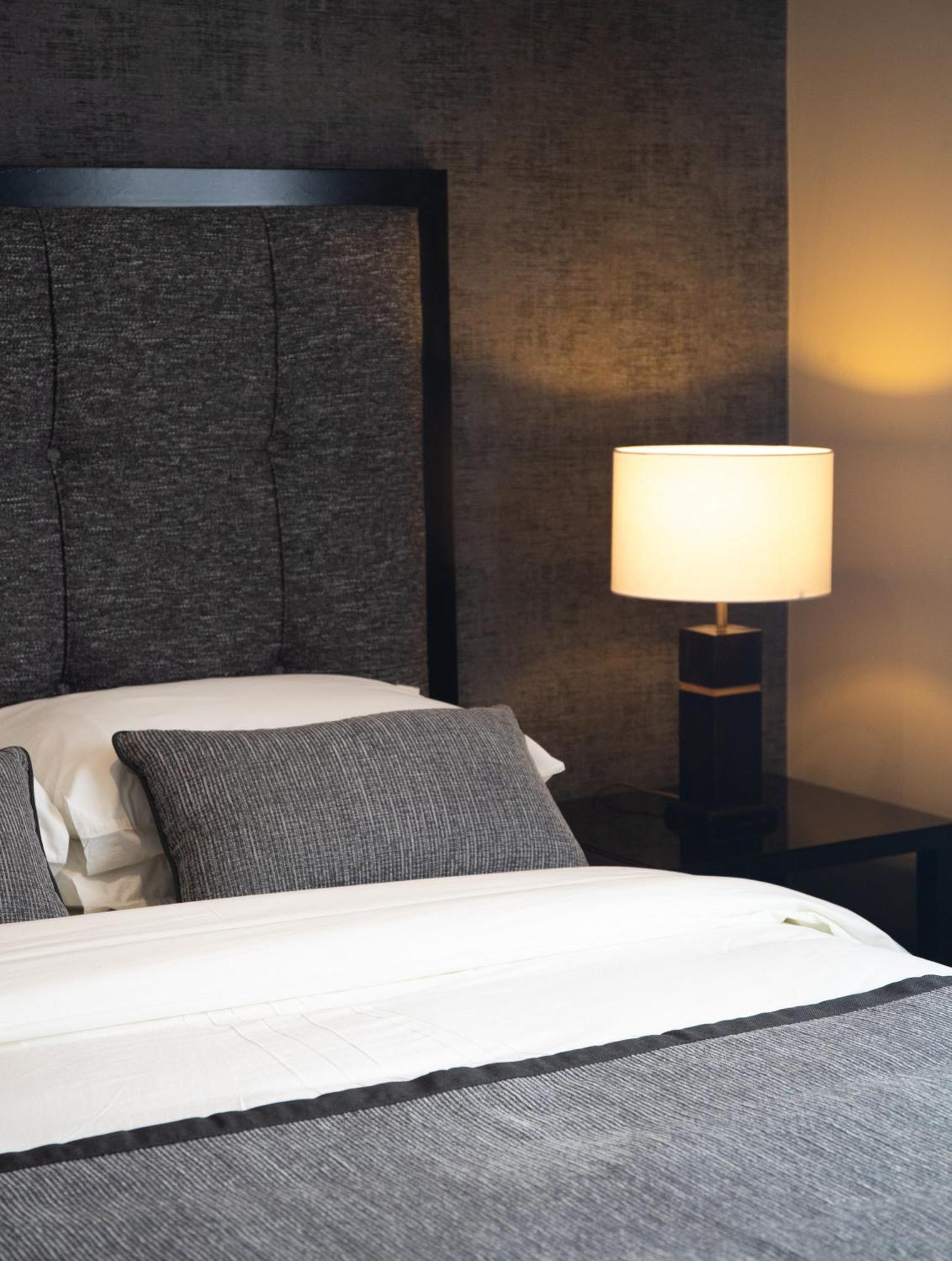 Oaks Hotel 4*