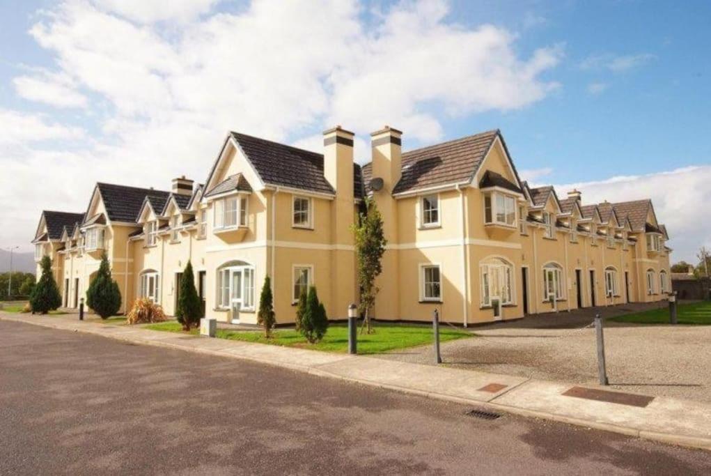 10 Village Killarney