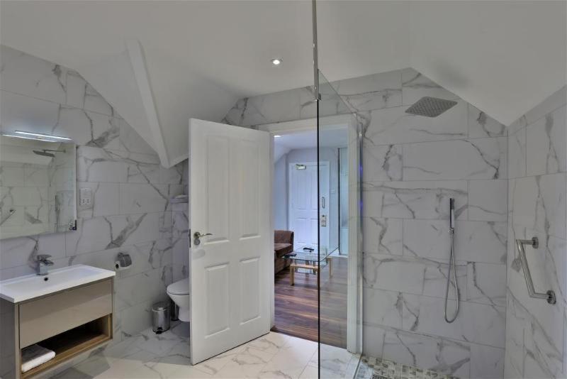 Brook Boutique 4*