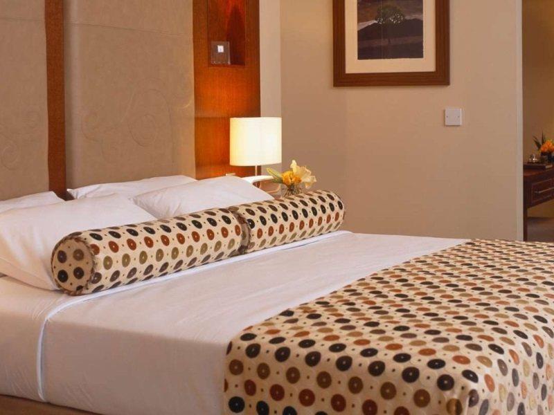 Hotel The Brehon &