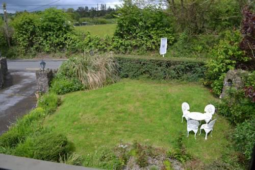 Glebe Farmhouse Hotel *