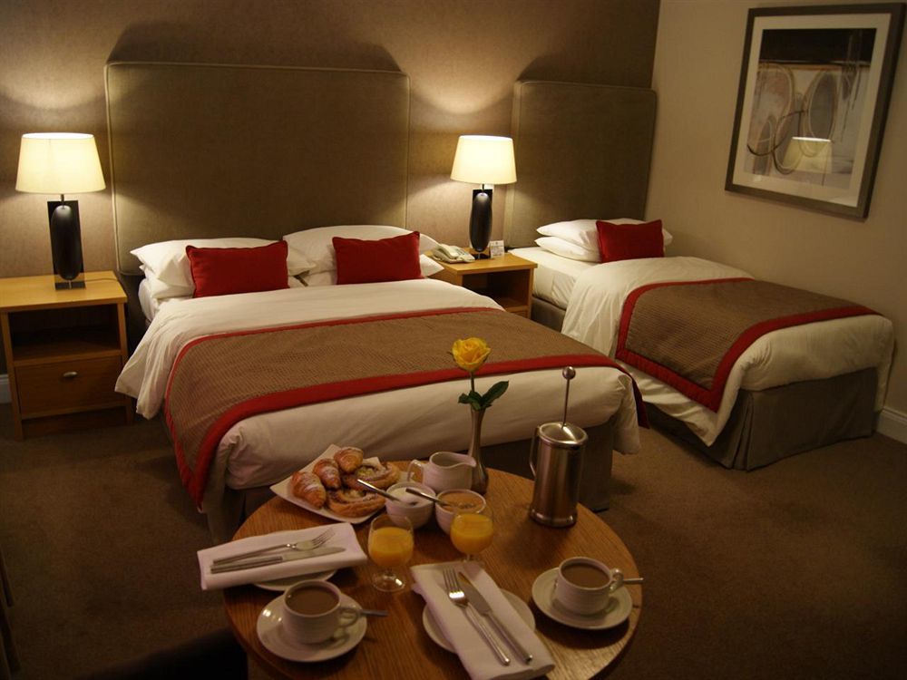 Oaks Hotel