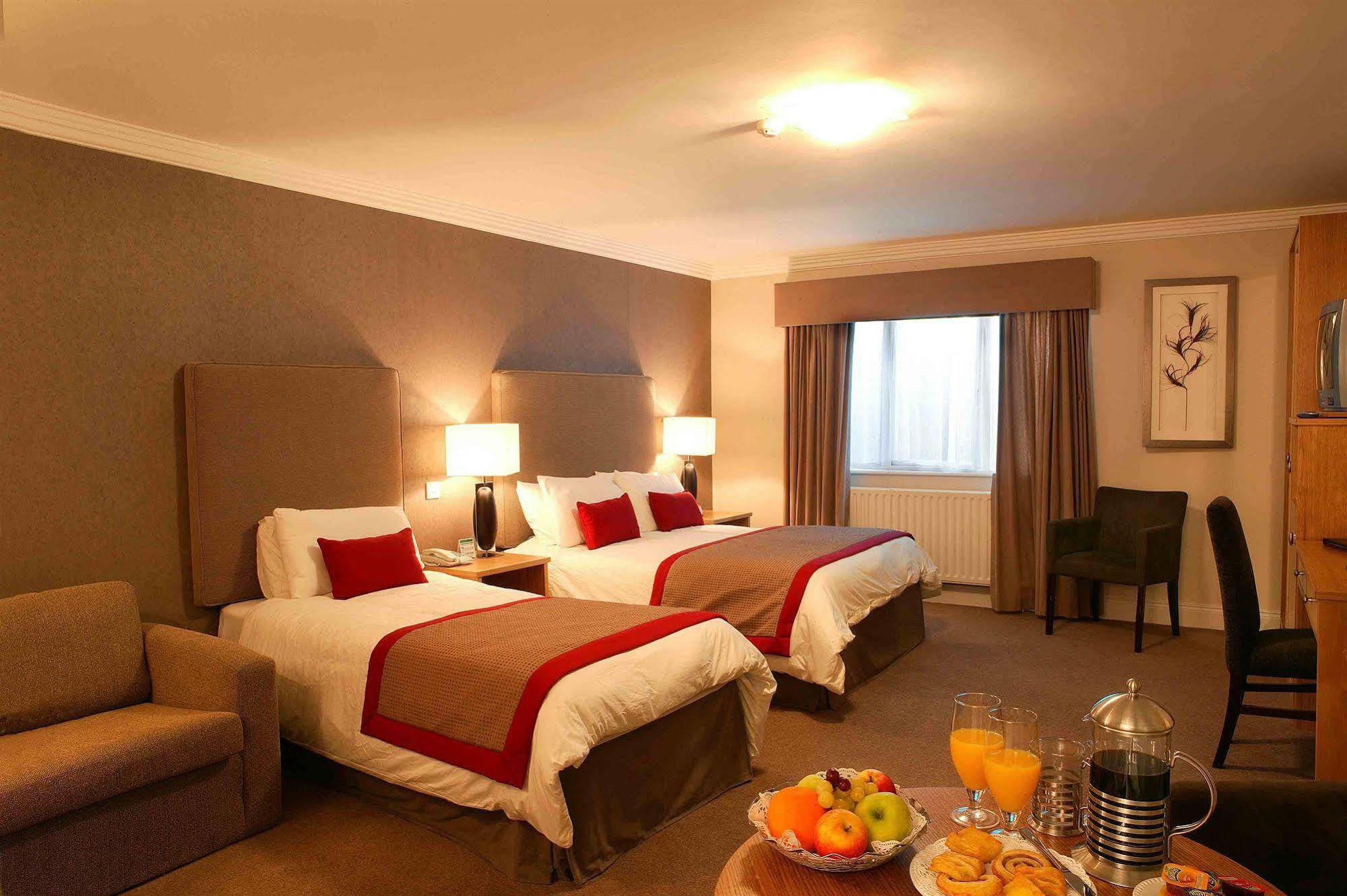 Oaks Hotel