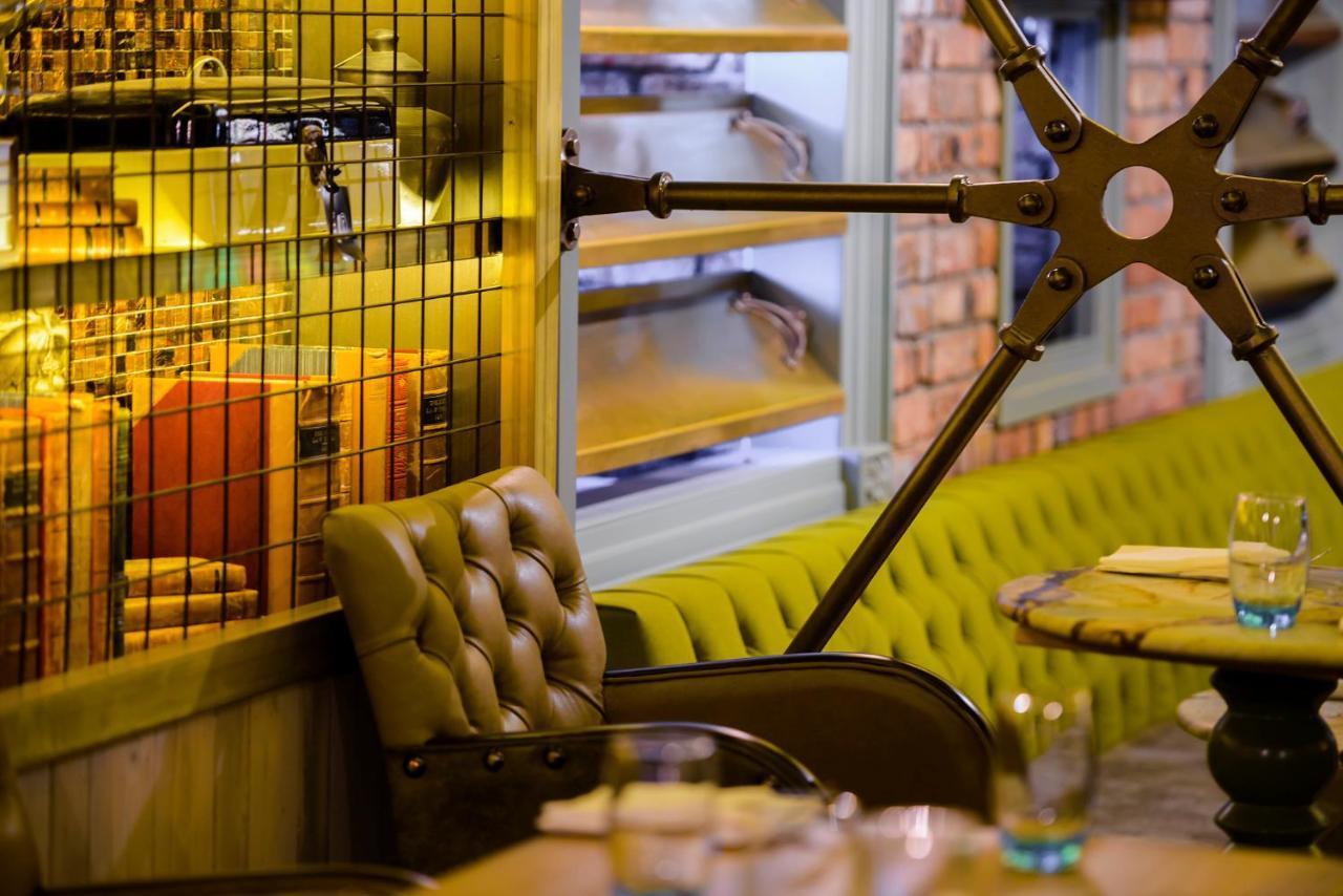 Dromhall Hotel 4*