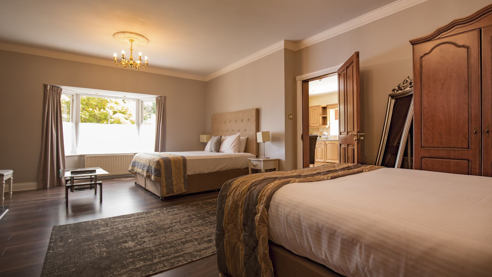Brook Boutique Hotel 4*