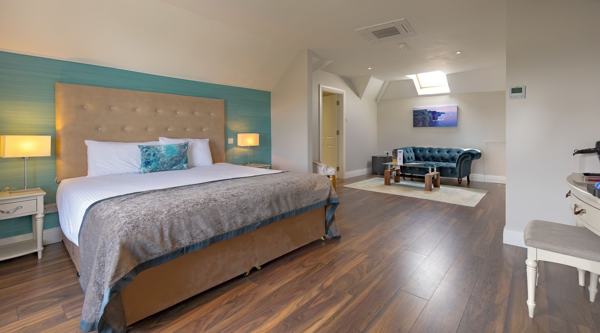 Hotel Brook Boutique 4*