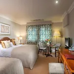 Killarney Lodge
