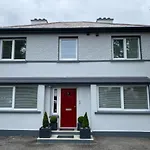 Location Location - Gorgeous 3 Bed Apartment In Killarney