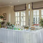 Killarney Heights Hotel