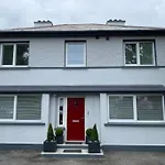 Location, Location - Modern 2 Bed Apt In Killarney
