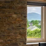 Killarney Old School Road Sleeps 6