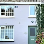 Charming Cosy 4-Bed House In Killarney