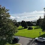 Spacious 2 Bedroom Apartment In Killarney