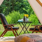 Killarney Glamping At The Grove, Suites And Lodges