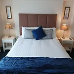 Kingfisher Lodge