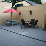 3 Fair Hill House Centrally Located With Parking And Wifi Sleeps 6
