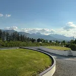 Arbutus Lodge