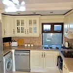 Cedar House Rooms And Apartment