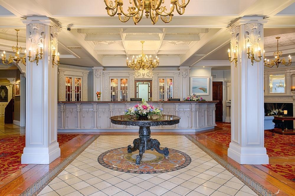 Avenue Hotel 4*