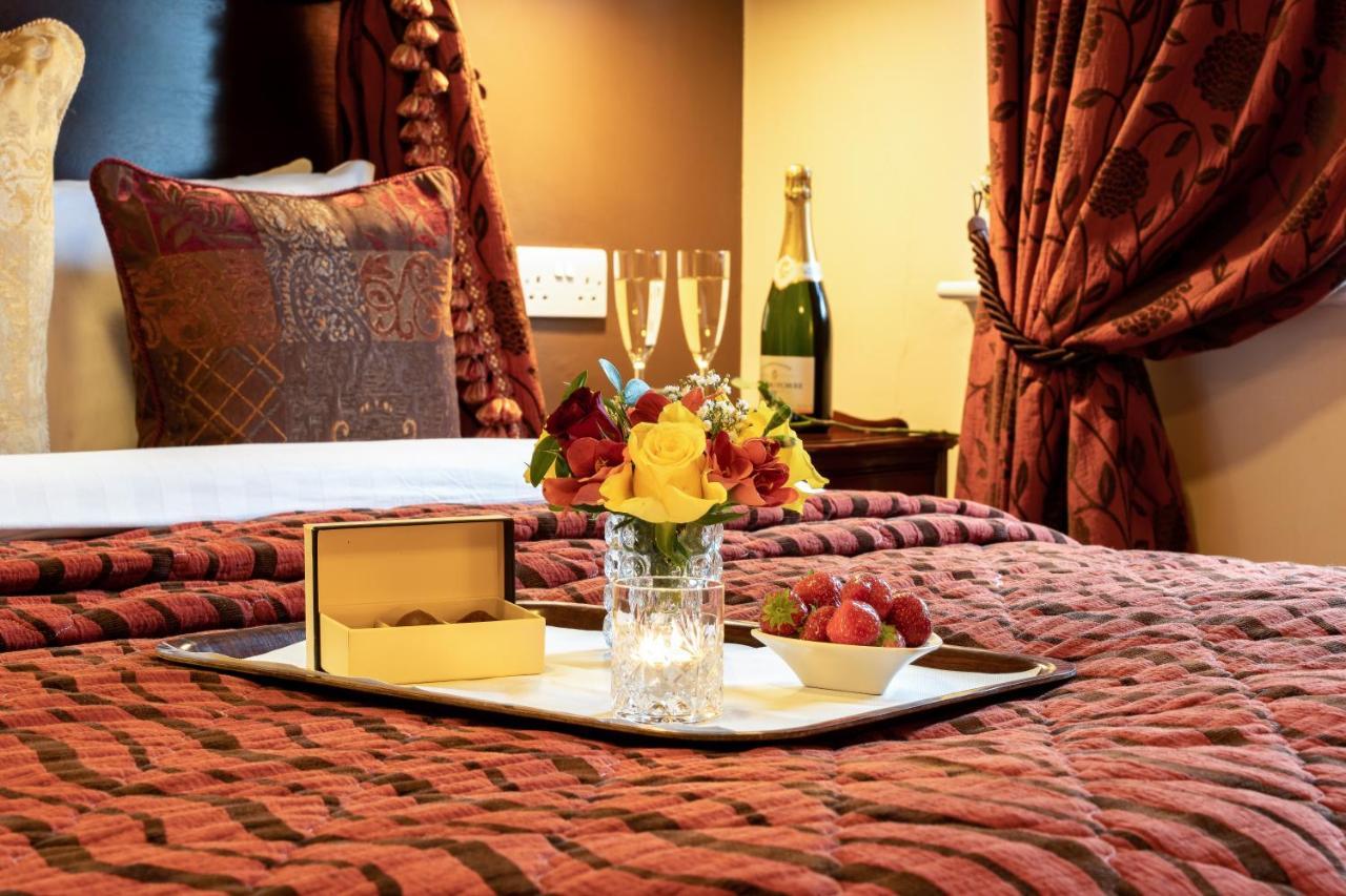 Earls Court House 4*