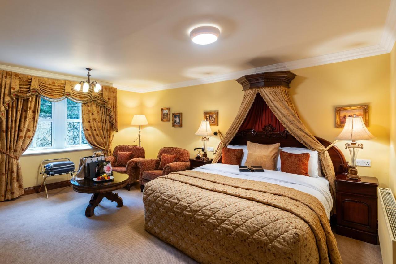 Earls Court House Guest house 4*