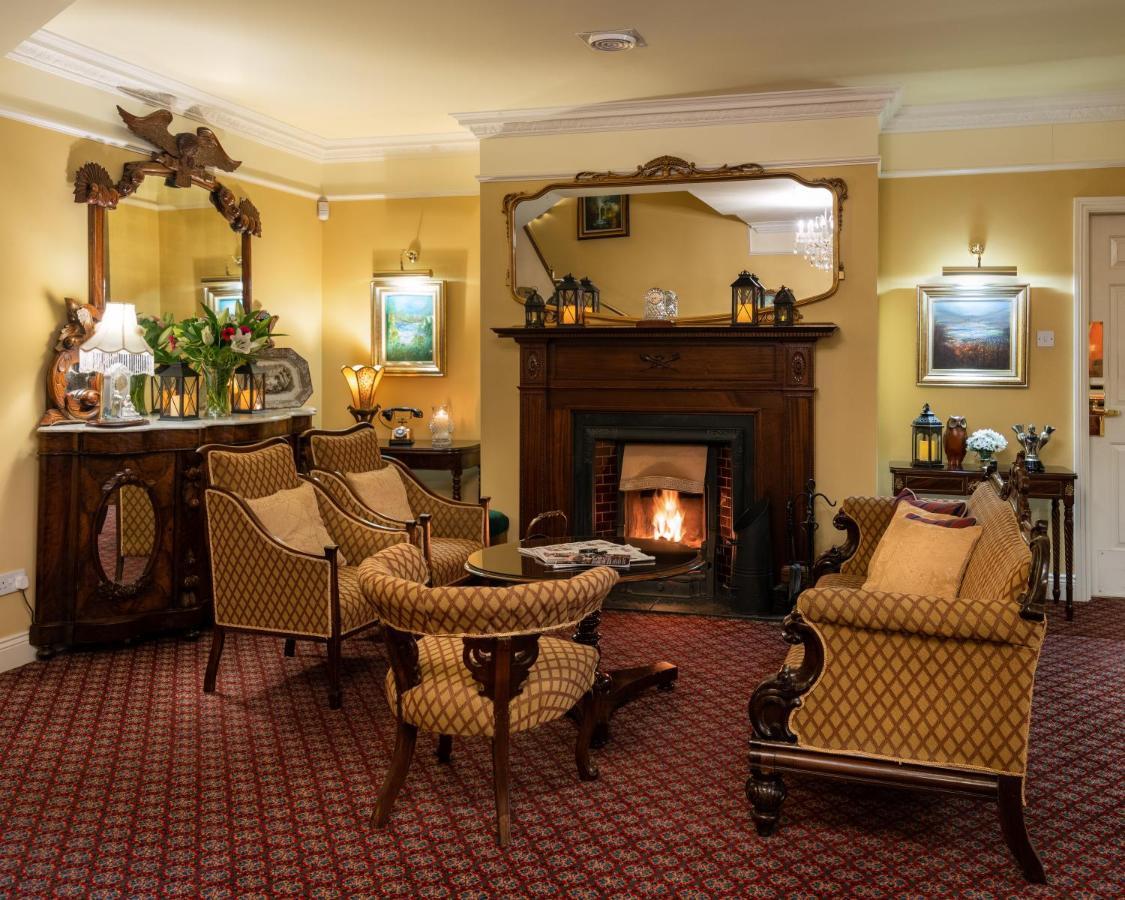 Earls Court House Guest house 4*