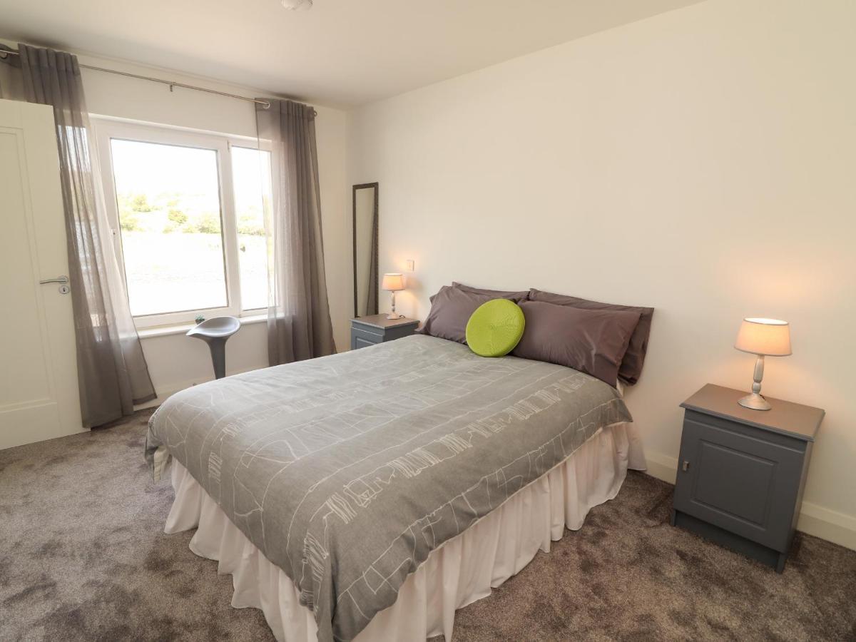 Holiday home Coolnaharragill Lower Annexe