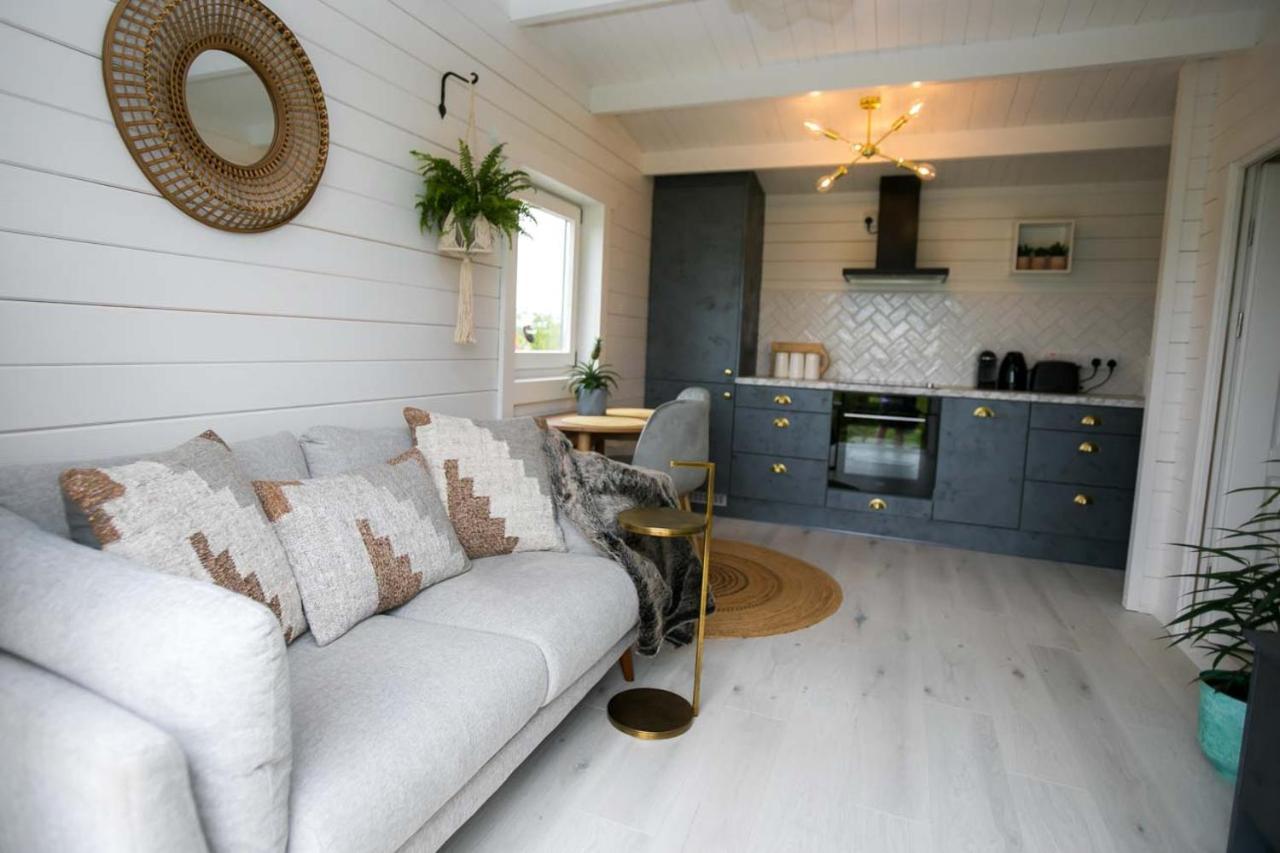 The Paddocks - Stylish, Cozy & Private Chalet *