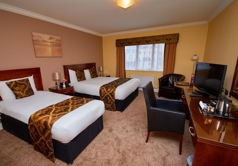 Eviston House 3*
