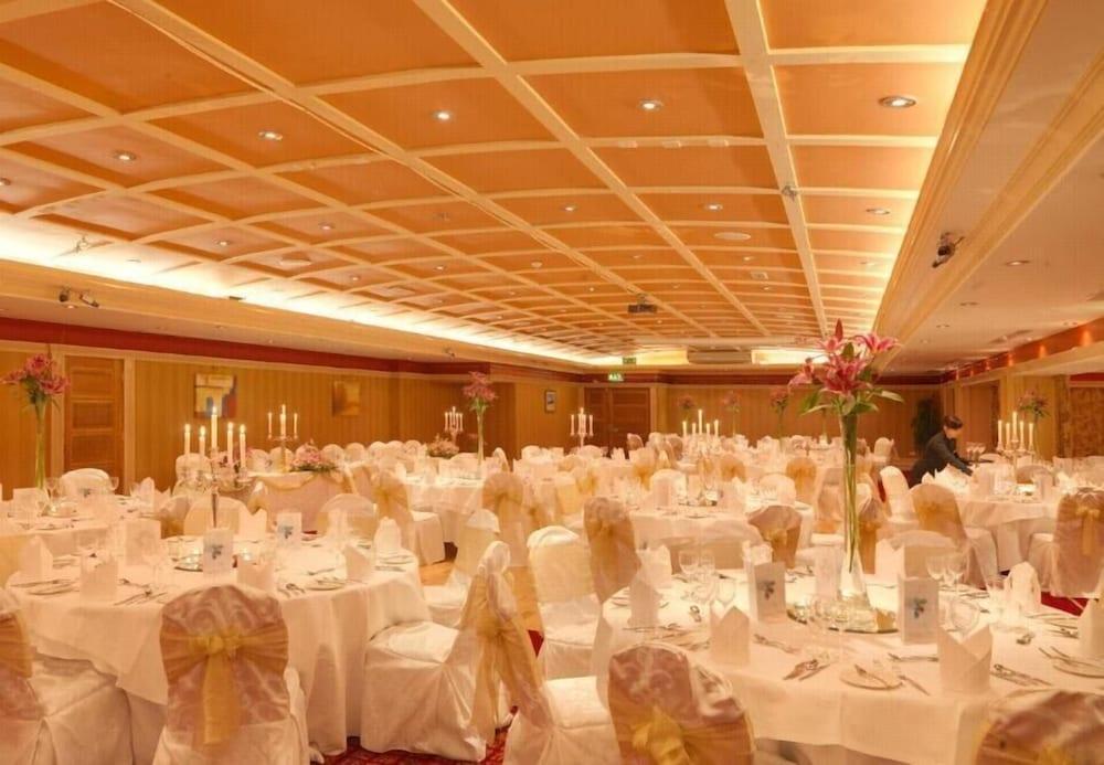 Avenue Hotel 4*
