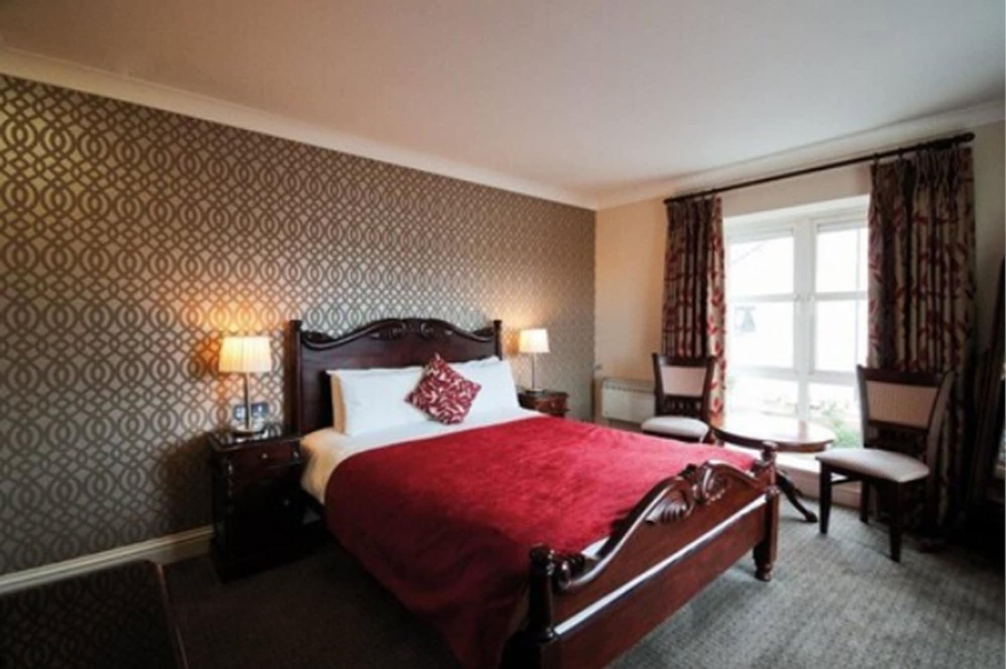 Riverside Hotel