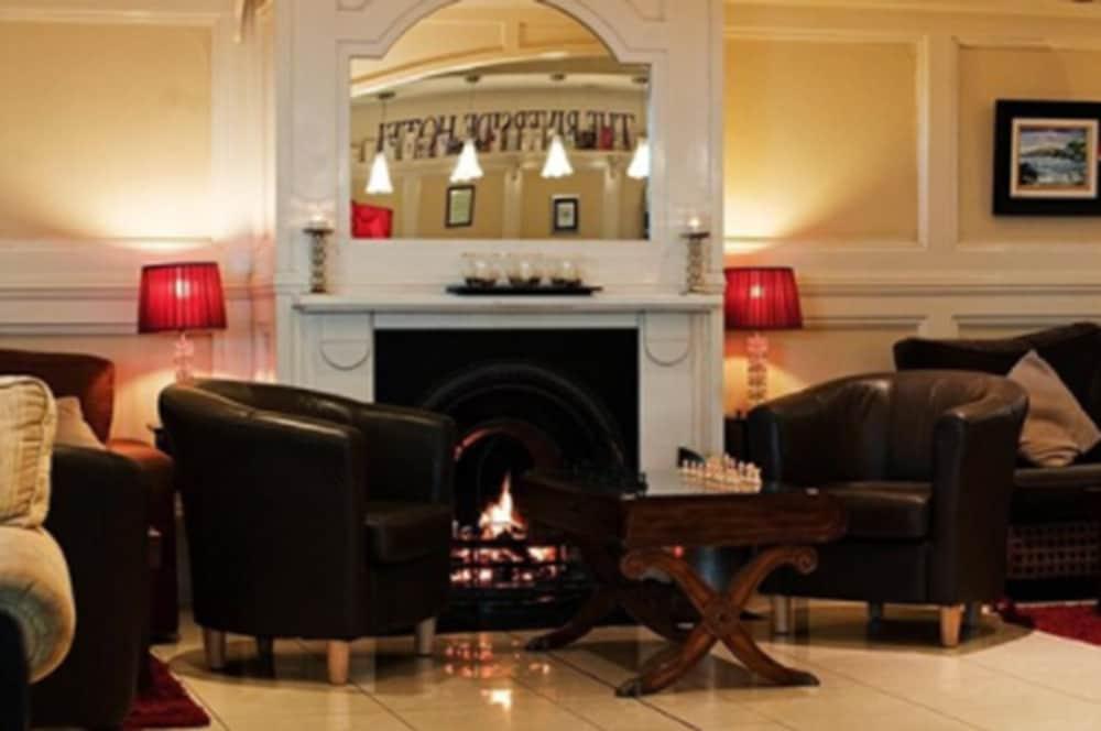 Riverside Hotel 4*