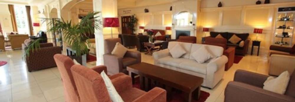 Riverside Hotel