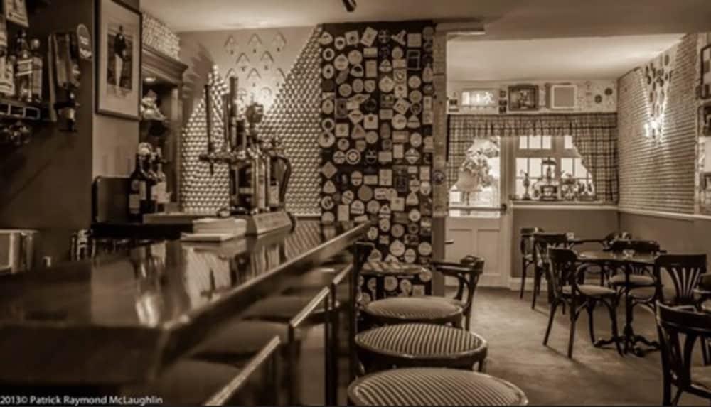 Killeen House And Rozzers Restaurant Hotel 3*