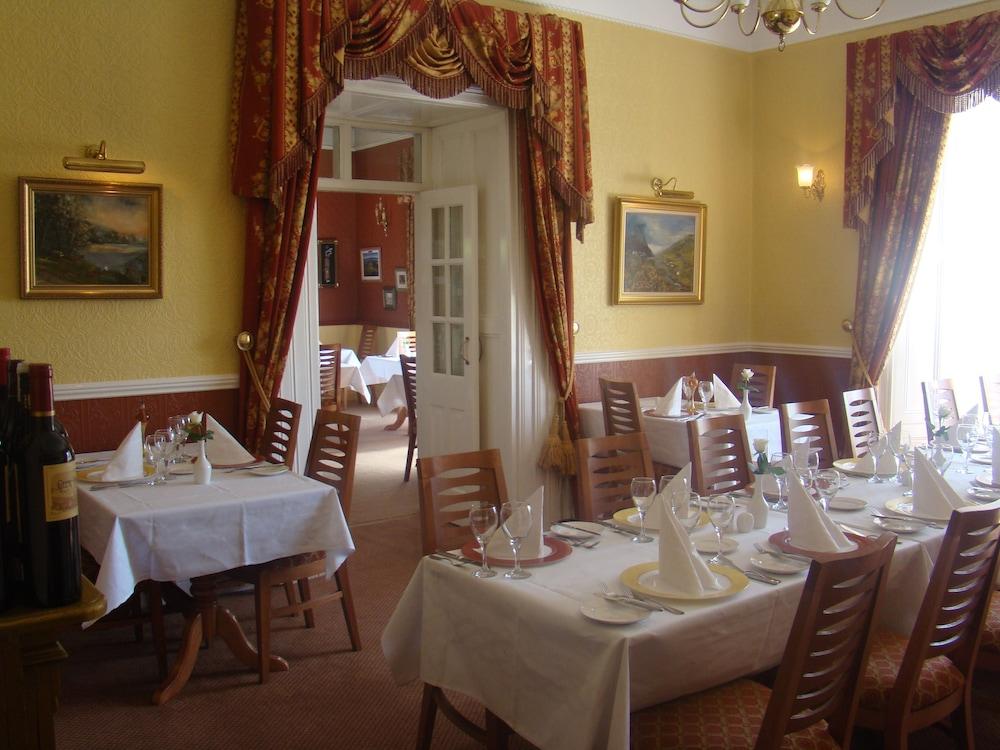 Killeen House And Rozzers Restaurant Hotel 3*