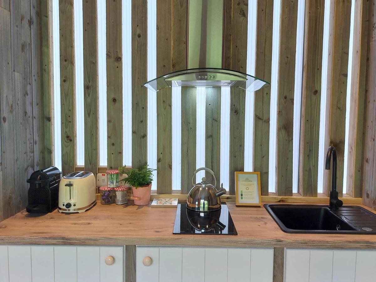 Killarney Glamping At The Grove, Suites And Lodges Killarney