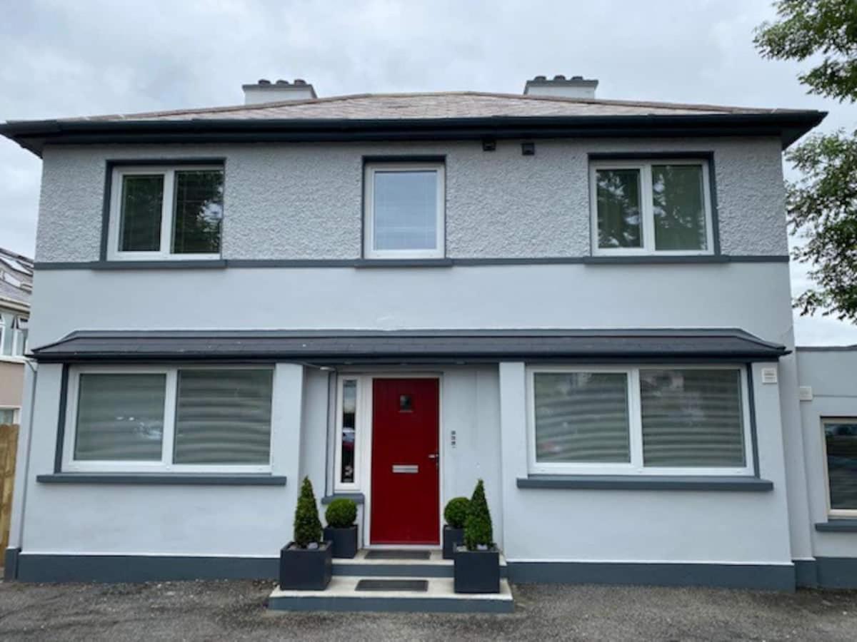 Location Location - Gorgeous 3 Bed In *