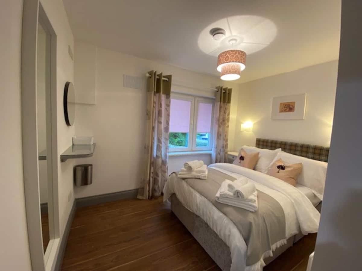 Apartment Location Location - Gorgeous 3 Bed In