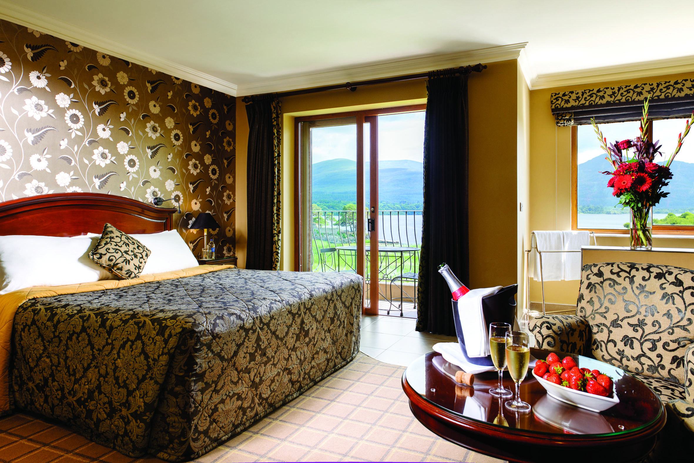 Hotel The Lake 4*