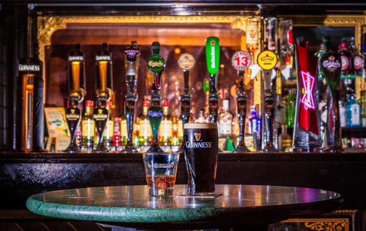 Charlie Foleys * Killarney