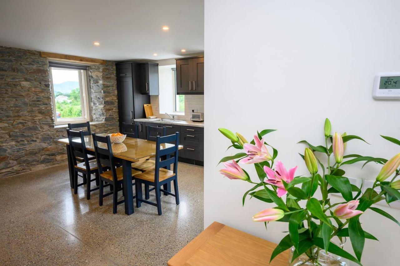 Old School Road Sleeps 6 Holiday home *