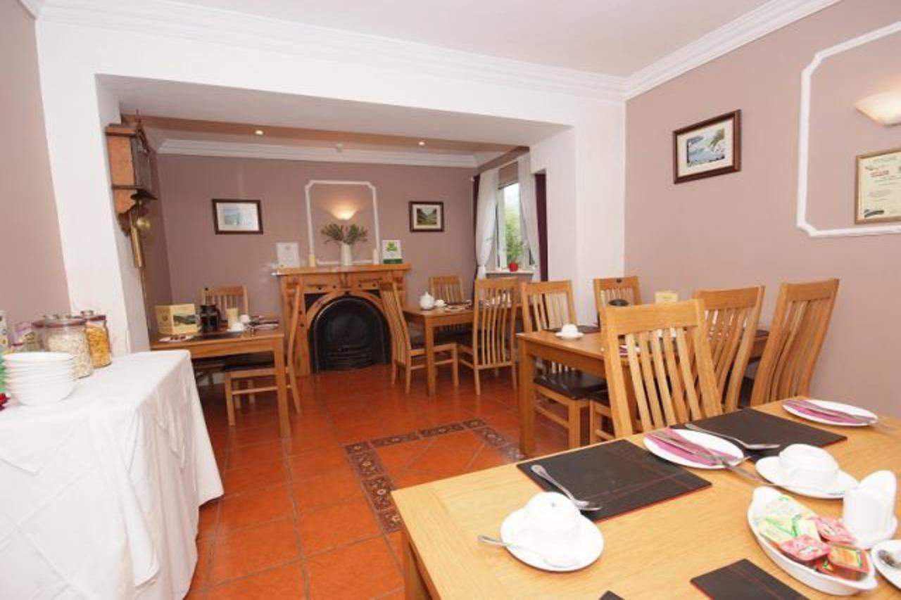 O'mahonys Hotel