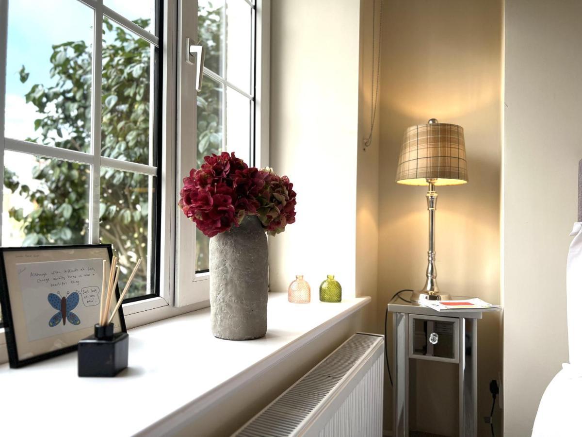 Holiday home Charming Cosy 4-bed House In *