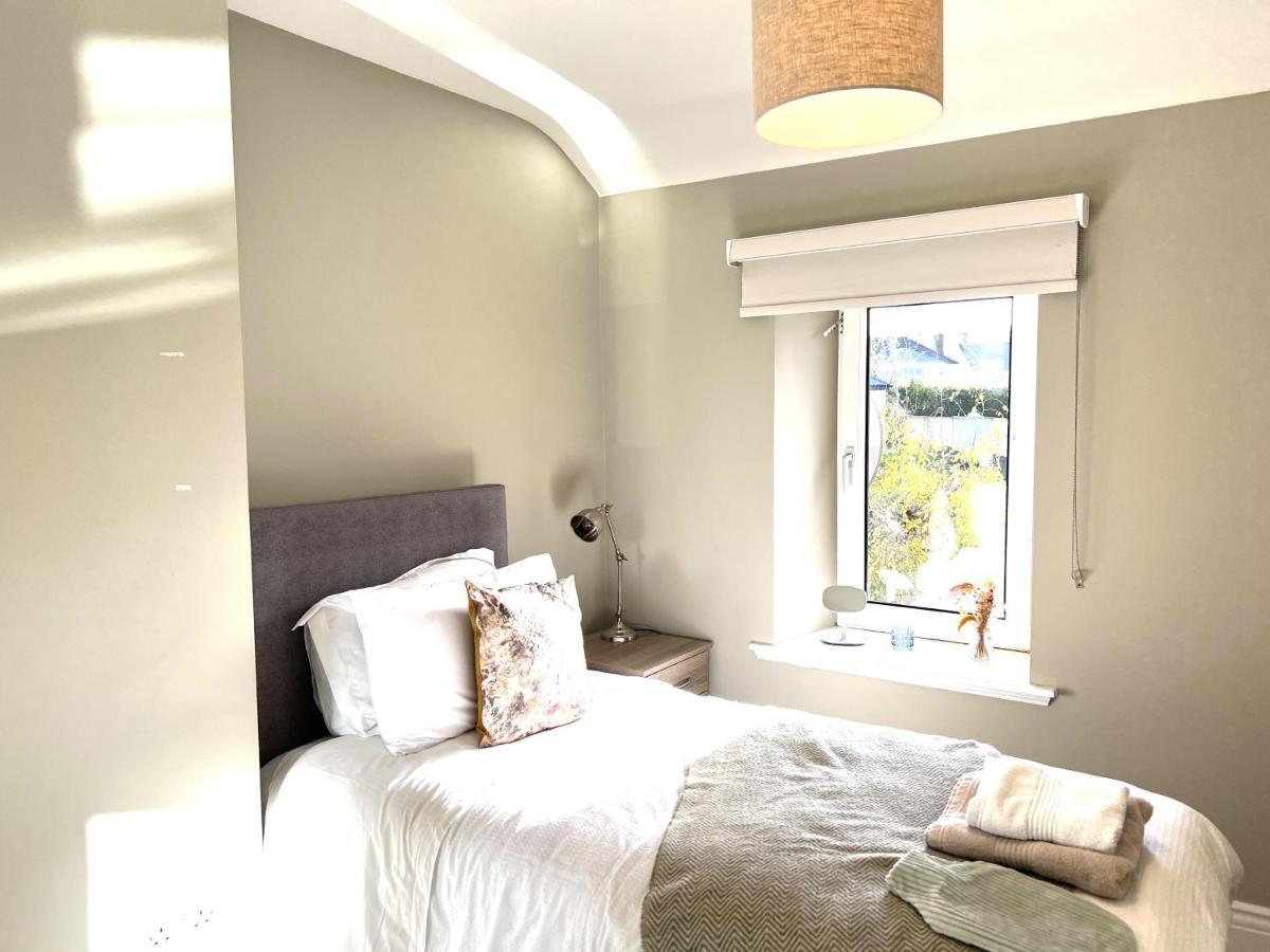 Holiday home Charming Cosy 4-bed House In *
