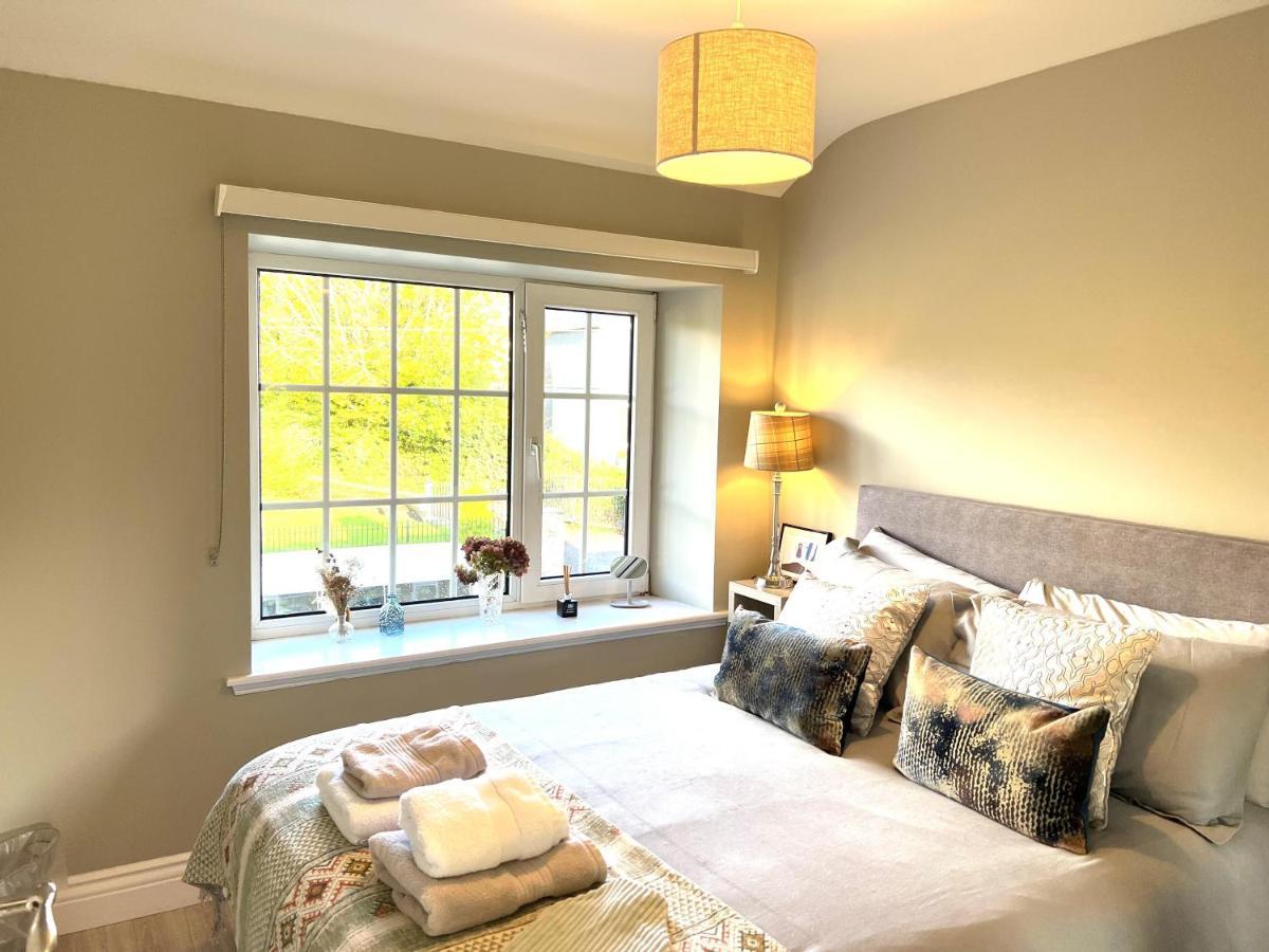 Charming Cosy 4-bed House In Holiday home